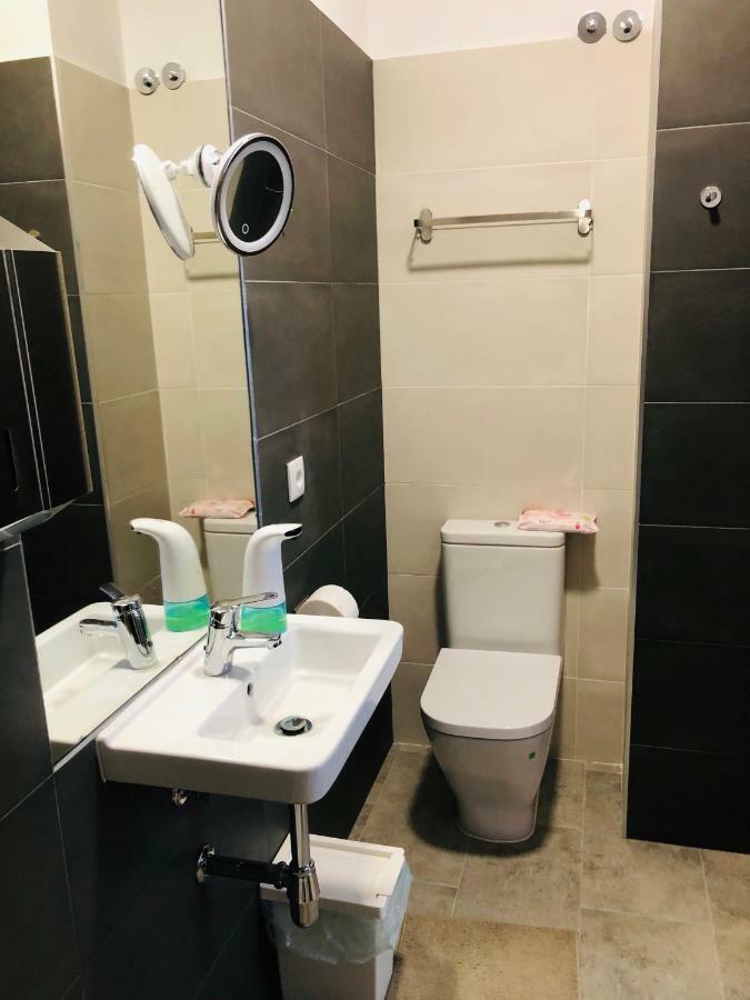 Albergue Sixtos No Caminho Santiago de Compostela Bagian luar foto